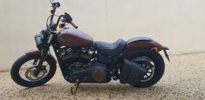 sacoche Myleatherbikes sur Softail Street bob (5)